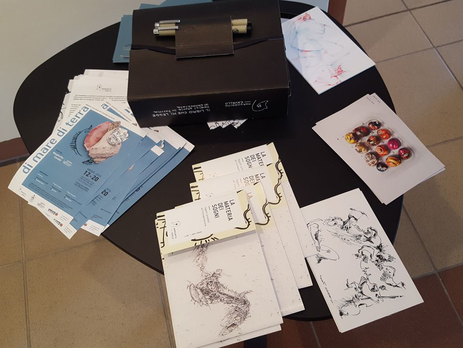 brochure,cartoline e locandina